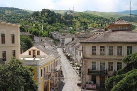 Gjirokastra: Site du patrimoine mondial de l'UNESCO - Une excursion d'une journée complète au départ de Tirana