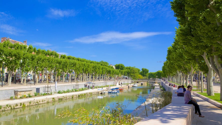 Narbonne showing a river or creek