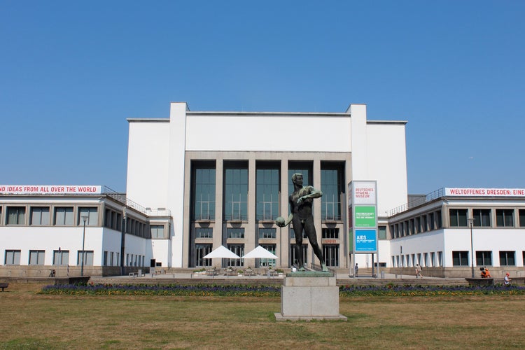 4096px-Dresden_Deutsches_Hygiene-Museum_2015-08.jpg