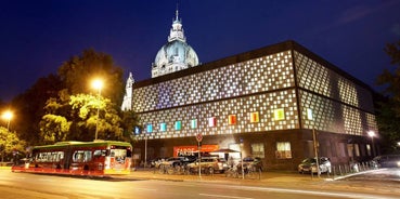 Photo of panorama of New City Hall in Hannover in a beautiful summer day, Germany.