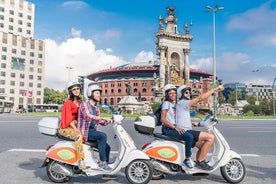 Barcelona på en dag "The Catalan Full Experience" av Vespa skoter