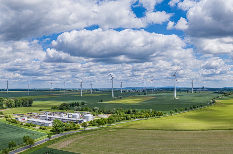 Wind farm in Salzgitter with sewage treatment plant