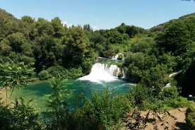 Split: Krka Waterfalls morgon/eftermiddag med Boat Cruse, olivolja och vinsmak