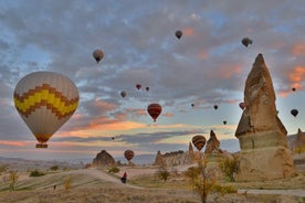 Volo in mongolfiera - Tour privato della Cappadocia Blue con guida di lingua tedesca