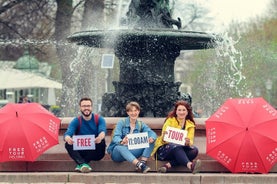 Passeio a pé gratuito baseado em dicas em Helsinque - RED UMBRELLA TOURS