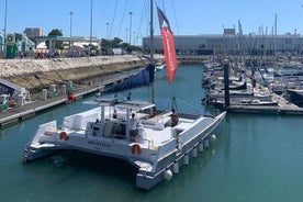 Excursion privée de 2 heures en catamaran à voile "Vertigo" à Lisbonne jusqu'à 18 personnes