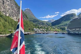 From Geiranger: Geiranger Fjord Tour with Stop in Hellesylt