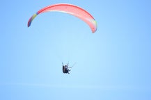 Tour con attività di sky-diving a Portimao, in Portogallo