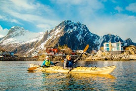 Svolvaer: 2-Hour Winter Kayaking Adventure