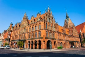 Photo of panorama of New City Hall in Hannover in a beautiful summer day, Germany.