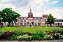 Hanau medium car rental