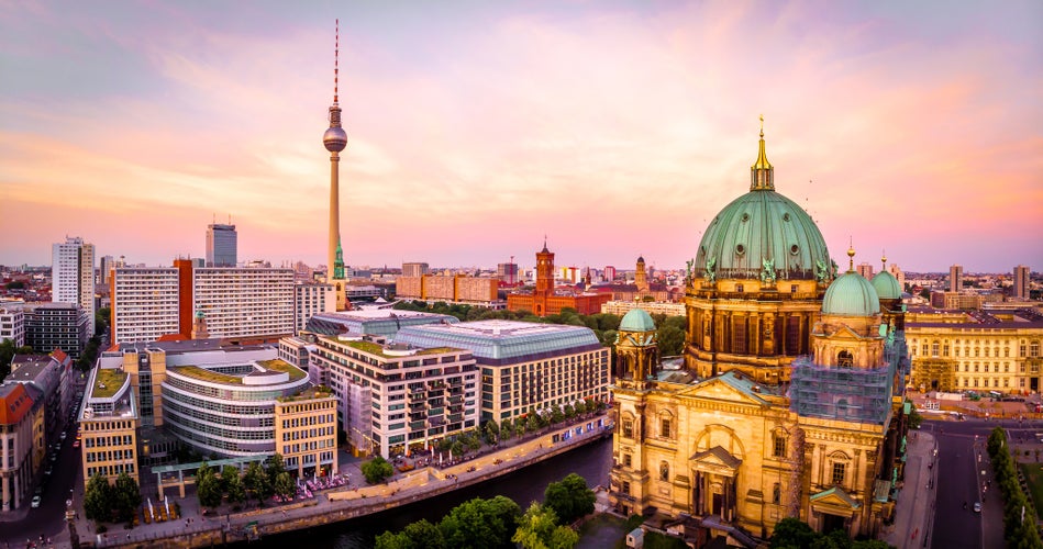 Berliner dome after sunset, Berlin.jpg