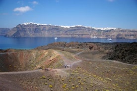 Tour privato: gita al vulcano di Santorini con visita alle sorgenti termali