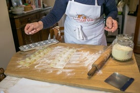  Yksityinen pasta- ja tiramisu-tunti Cesarina-kodissa maistelemalla Anconassa