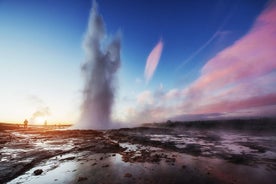 Gullni hringurinn bein 6 tíma ferð frá Reykjavík