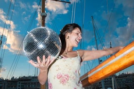 Croisière de 3 heures au coucher du soleil à Athènes avec Mamma Mia Disco Party