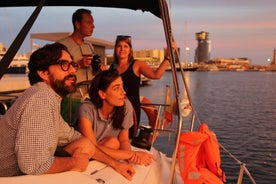 Experiência de navegação ao pôr do sol saindo de Port Vell em Barcelona