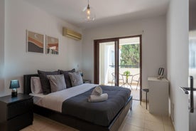 Mia 1-Bedroom Apartment in Larnaca