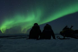 Goditi lo spettacolo dell'Aurora in cima alla montagna con cena tipi