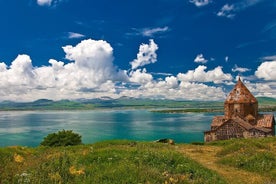 Yksityinen kiertue Tsakhkadzoriin, Sevan-järveen, Sevanavankiin