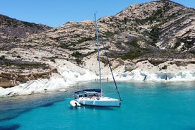 Kleftiko Poliegos et aller-retour sur l'île de Milos, déjeuner et bar ouvert