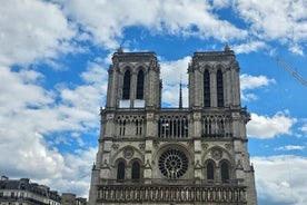 Notre Dame Outdoor Tour with Skip The Line Sainte Chapelle Entry