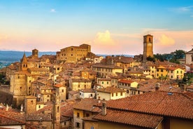 Arezzo Walking Tour with Audio and Written Guide by a Local