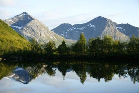 Blaue Tagestour durch die arktische Landschaft in kleiner Gruppe mit kreativem Urlaub