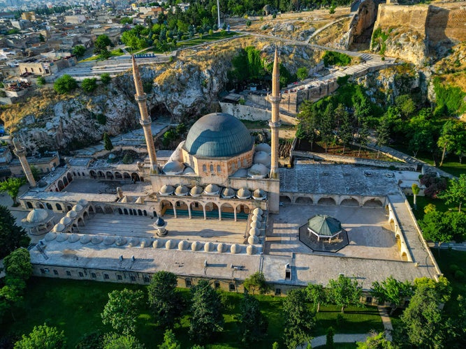 photo of view of Turkey, Şanlıurfa Balıklı lake, places to visit in Şanlıurfa, Turkey.