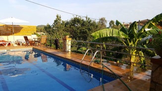 Casita con piscina y barbacoa privada