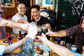 Tour de vigilia en Atenas: cervezas artesanales y comida callejera