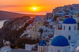 Las gemas ocultas de Santorini: visita guiada privada de día completo