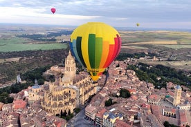 Ballongresa över Segovia eller Toledo med valfri transport från Madrid