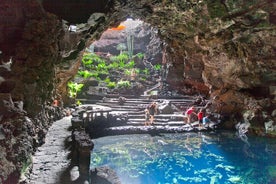 Tour privado de lujo de Jameos del Agua y Cueva de los Verdes en Lanzarote