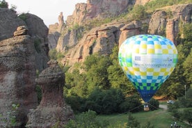 Loftbelgsflug yfir Belogradchik-steina og hjólaferð um virkið