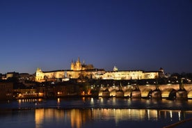 Passeio noturno de Praga de carro