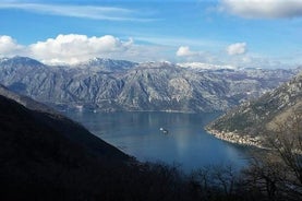 Experiencia de senderismo en la bahía de Kotor - tour privado de Montenegro Travel Club