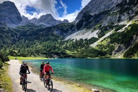 Tour privado en bicicleta eléctrica por el pintoresco lago de montaña