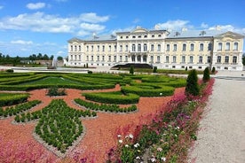 Excursão de dia inteiro à Colina das Cruzes e ao Palácio Rundale na Letônia a partir de Vilnius