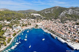 Einkaferð til Bláa hellisins, Mamma Mia og Hvar, 5 eyjaferð frá Trogir