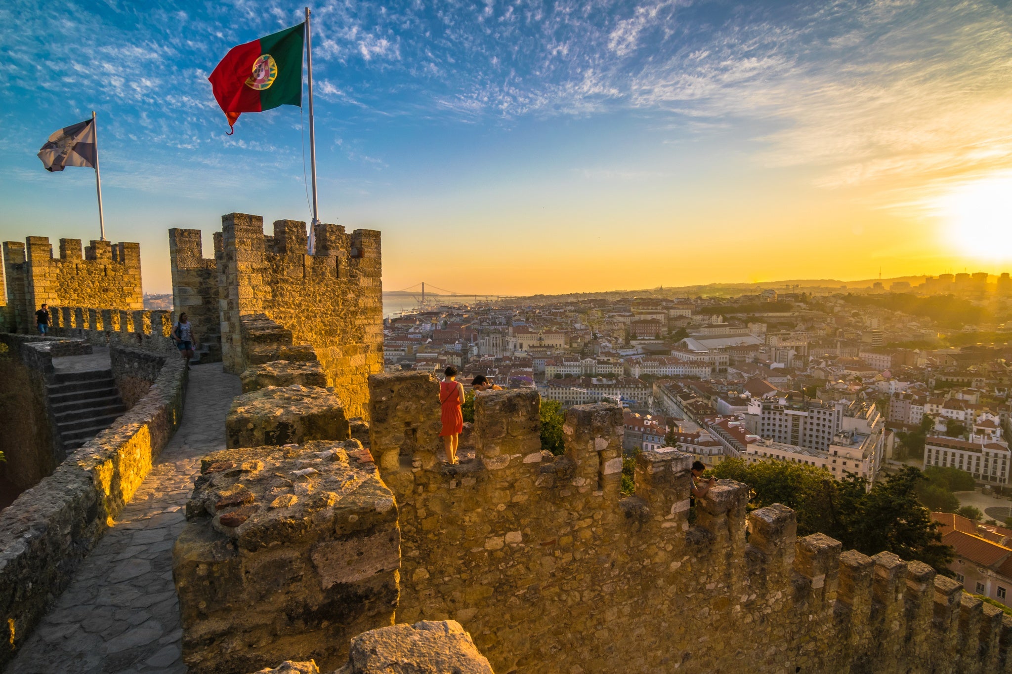 People admiring the sunset in Saint George Castle.jpg