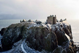 From Edinburgh: Glamis and Dunnottar Castles Tour in Spanish