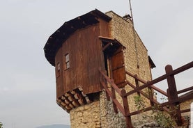 Passeio de Caverna de Pellumbas, Canyons e Castelos inclui almoço