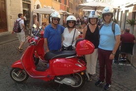 Tour di Roma con l'iconica Vespa - RICHIESTE COMPETENZE DI GUIDA PROFICIENTI