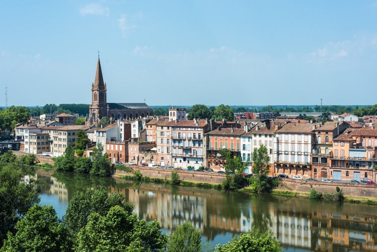 photo of view of Le Tarn river passing through Montauban, Tarn et Garonne, Midi Pyrenees, France.