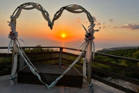 Romantische zonsondergang in de grotten van Zakynthos Agalas en het uitkijkpunt Myzithres