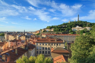 Photo of panoramic view of the city of Clermont-Ferrand with its cathedral, France.