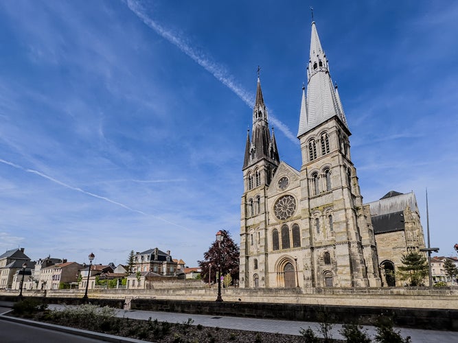 Journey to Chalons-en-Champagne: Exploring the Enchanting Streets of the Old Village