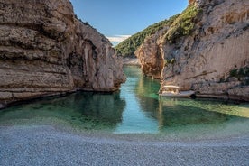 Voyage en hors-bord jusqu'aux grottes bleue et verte au départ de la ville de Hvar