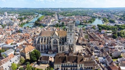 Best travel packages in Meaux, France